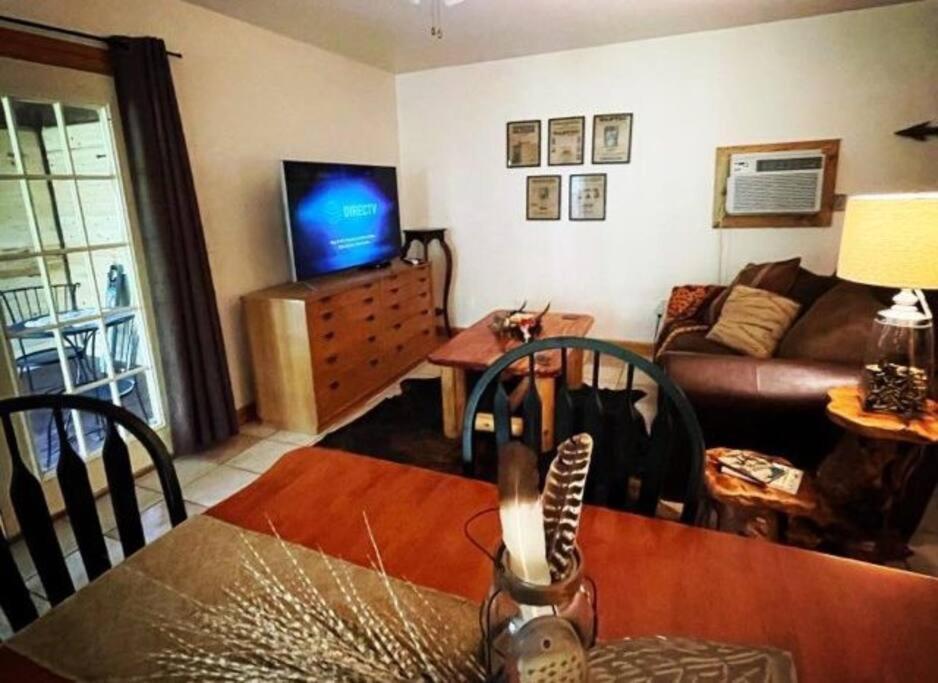 The Hideaway At Bear Mountain Log Cabins Eureka Springs Dış mekan fotoğraf